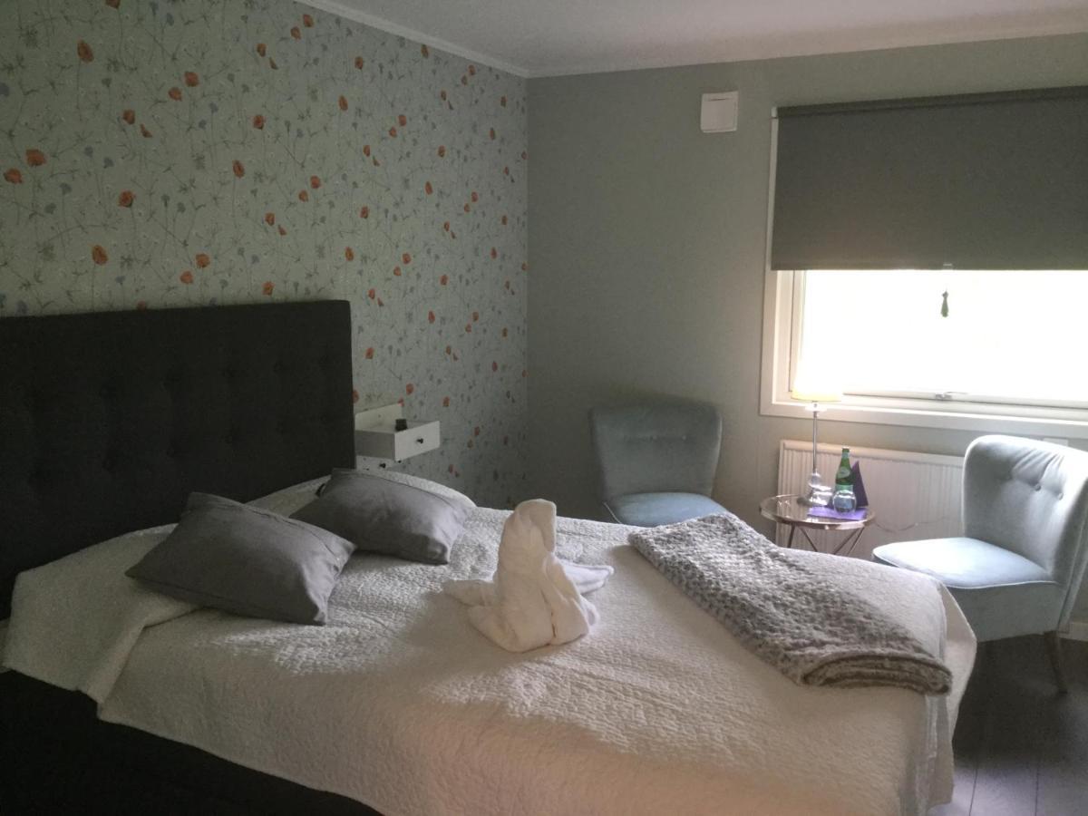 Bed And Breakfast Fyra Haestar 레트비크 외부 사진