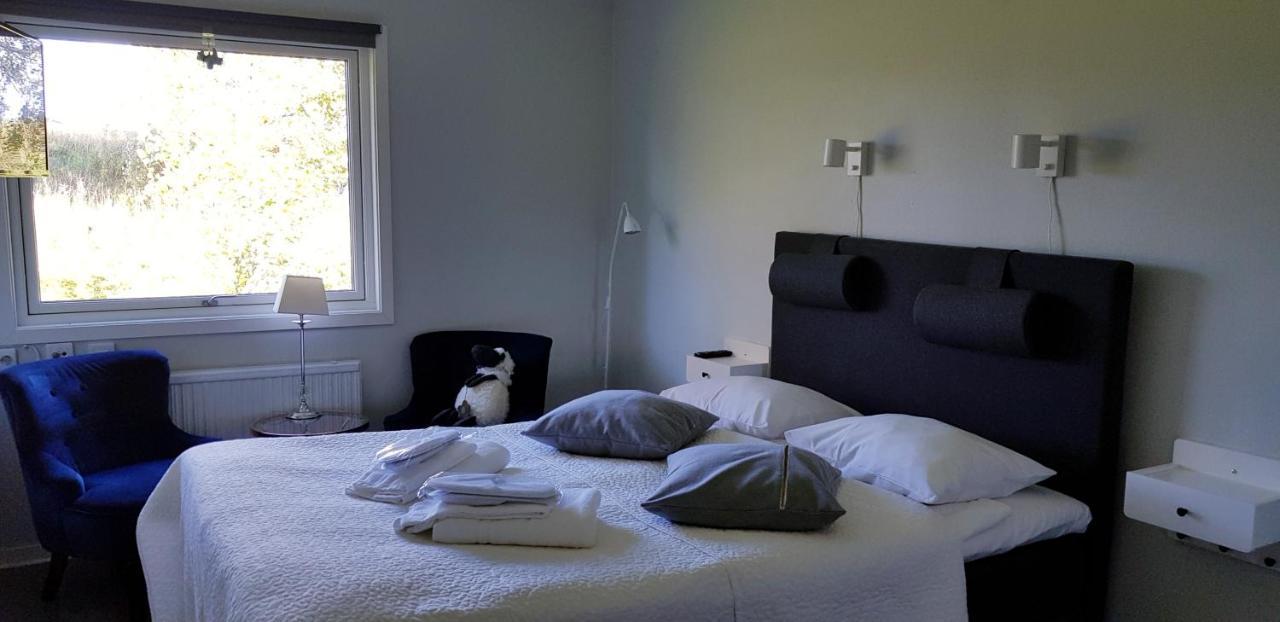 Bed And Breakfast Fyra Haestar 레트비크 외부 사진