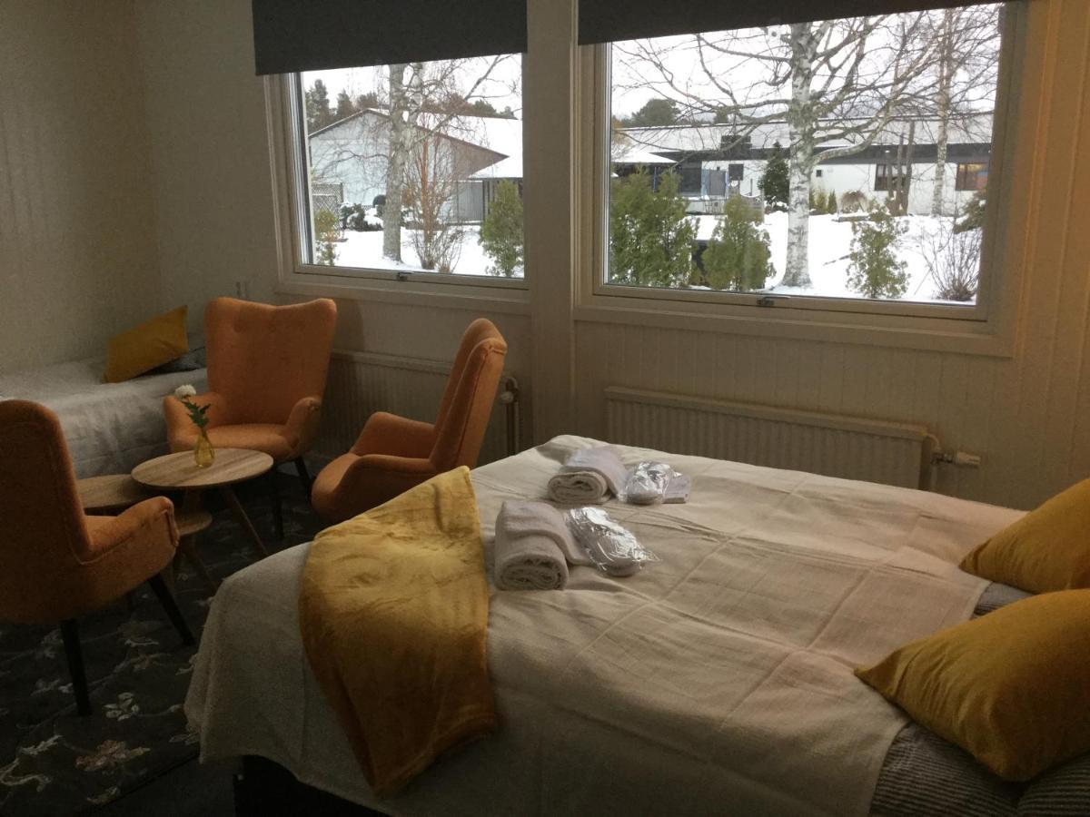 Bed And Breakfast Fyra Haestar 레트비크 외부 사진