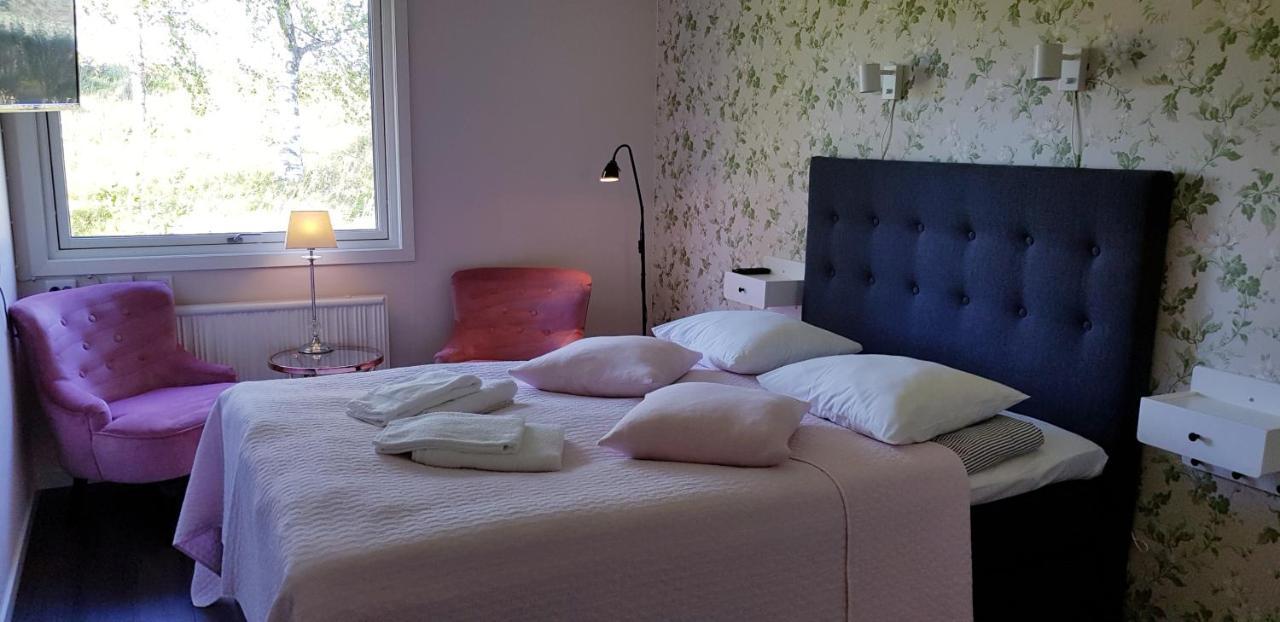 Bed And Breakfast Fyra Haestar 레트비크 외부 사진